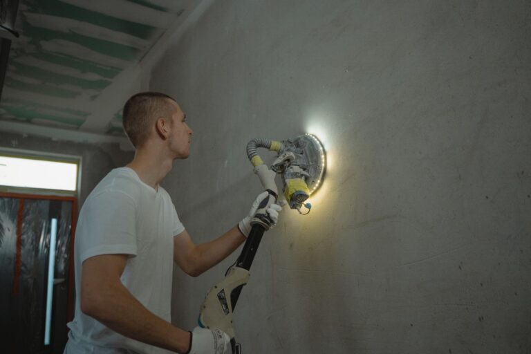 Plaster Contractor Near Me: London Prices and How to Vet One