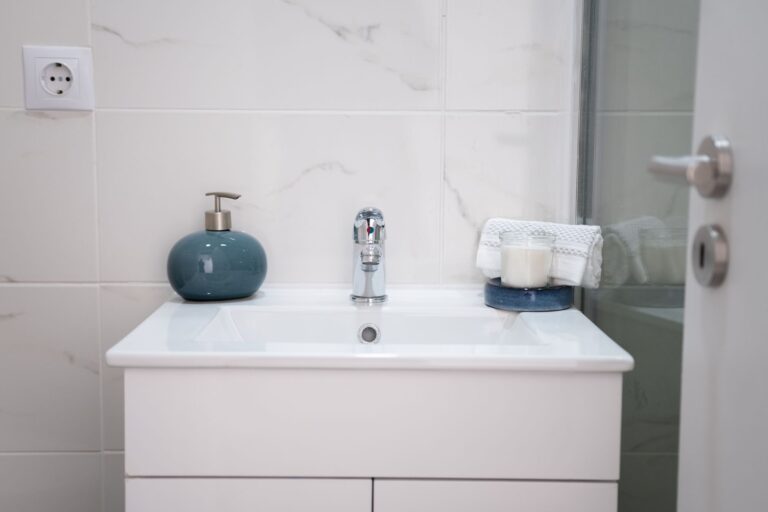 Drain Unblocking Service London: Costs and What to Check First